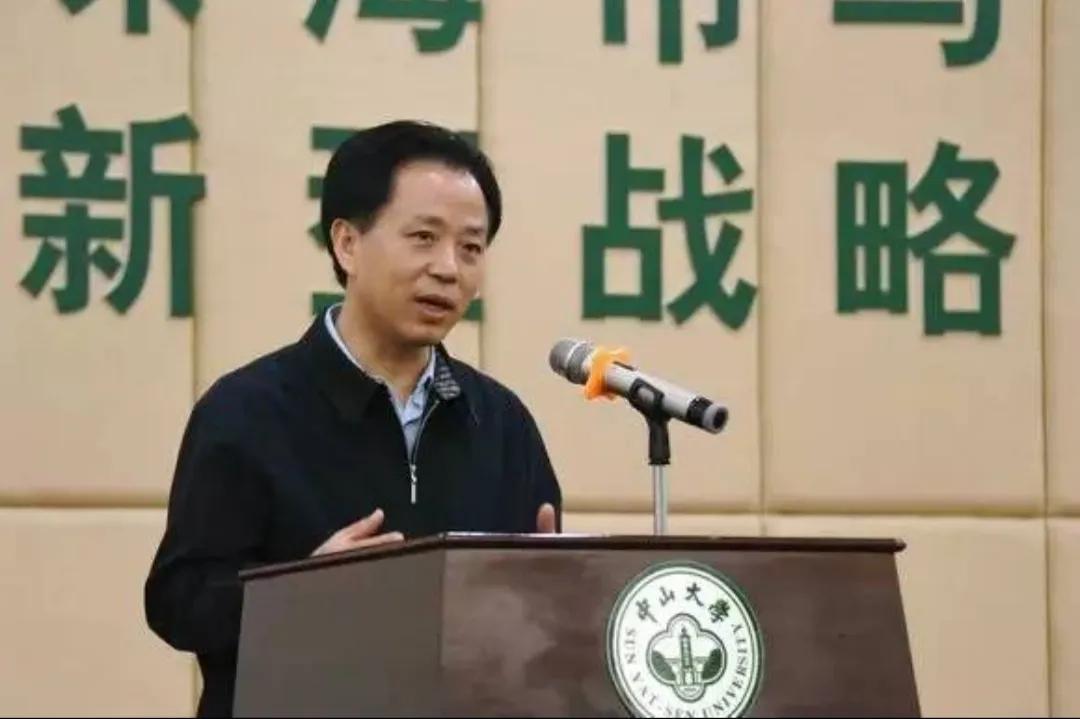 珠海書記李嘉的最新動態(tài)，勵志之光照亮珠海，成就與自信背后的變化故事